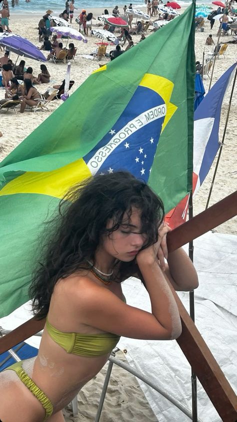 Saul Nanni, Brazil Clothing, Salma Hayek Style 90s, Adrian Lima, Brazil Life, Coconut Summer, Deva Cassel, Brazil Beaches, Brazil Girls