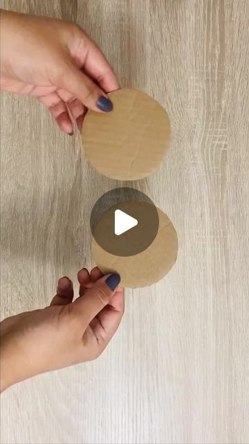 Cute Cardboard Craft Ideas, Creative Paper Craft Ideas, Paper Heart Crafts For Kids, Cardboard And Hot Glue Crafts, Kids Cardboard Crafts, Cardboard Ideas Diy, Home Made Decorations Ideas Creative, Diy And Crafts Ideas Creative, Recycling Arts And Crafts