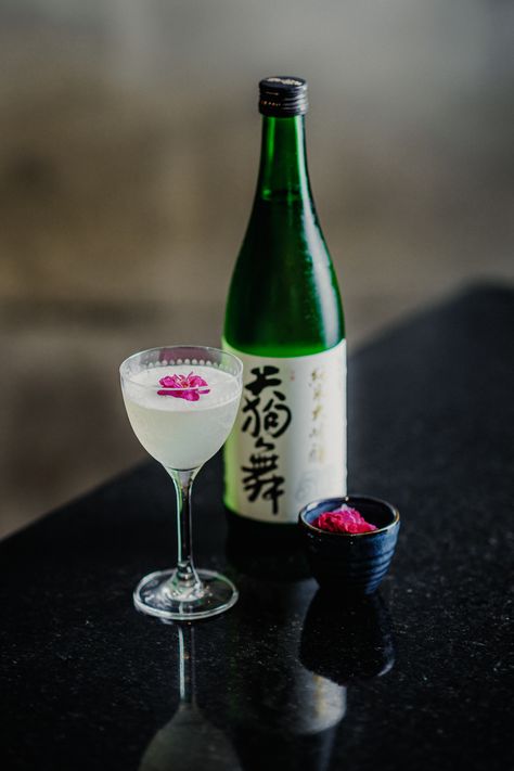 The Tsuru Sake Cocktail Recipe - Nigori Sake Cocktail, Sake Aesthetic, Sake Cocktail Recipes, Sake Drinks, Sake Cocktails, Soju Drinks, Soju Cocktail, Japanese Cocktails, Elderflower Cocktail