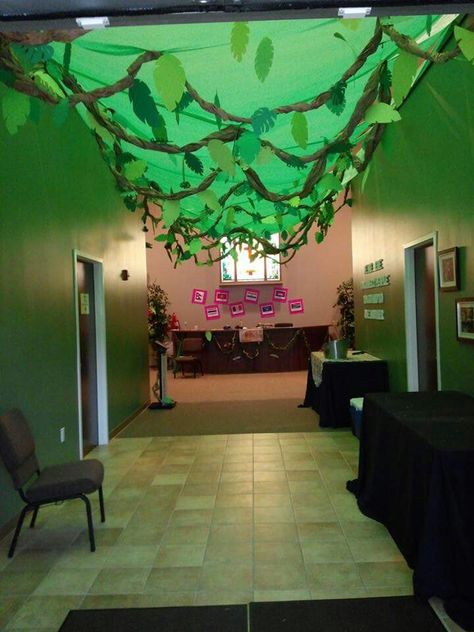 Eastpoint Fellowship, Orlando FL VBS 2015 Journey Off the Map Vbs Camping Theme, Decor Marin, Jungle Theme Classroom, Rainforest Theme, Jungle Decorations, Vbs Themes, Classroom Transformation, Fiesta Tropical, Vbs Crafts