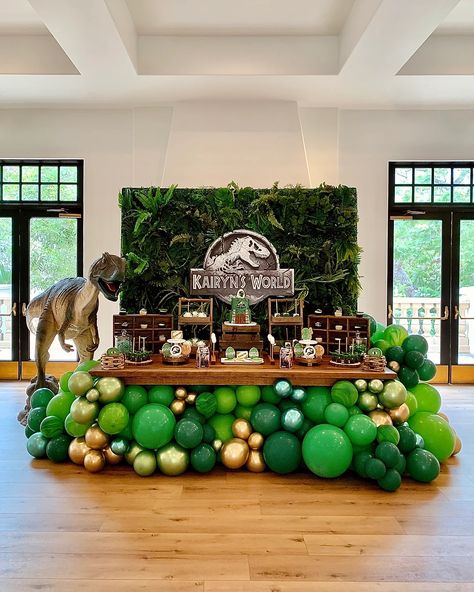 Jurassic Party Ideas, 3rd Birthday Party For Boy, Festa Jurassic Park, Jurassic Park Birthday Party, Dinosaur Birthday Theme, Jurassic Park Party, Camarillo California, Jurassic Park Birthday, Dinosaur Birthday Party Decorations