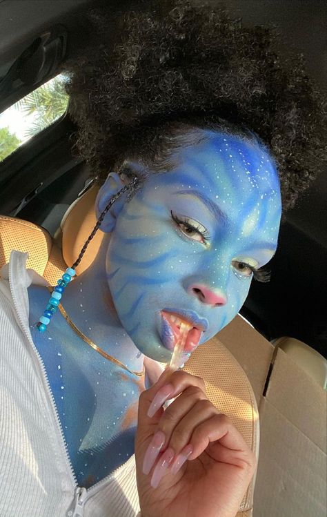 Avatar Halloween Costume, Avatar Halloween, Avatar Makeup, Avatar Costumes, Avatar Cosplay, Filmy Vintage, Cute Halloween Makeup, Hot Halloween Outfits, Pretty Halloween