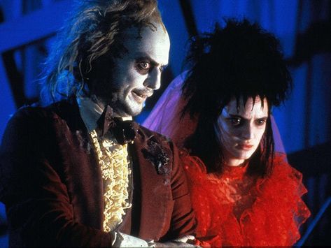 80s Movie Costumes, Beetlejuice Wedding, Beetlejuice Costume, Tim Burton Beetlejuice, Beetlejuice Movie, Best Halloween Movies, Tim Burton Movie, Tim Burton Films, Septième Art