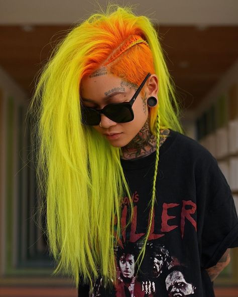 Shaved Hair Designs For Women Side, Heart Shaved Hair Design, Summer Colored Hair, Mullet No Bangs, Danger Jones Hair Color, Multi Color Hair Ideas, Cool Dyed Hair, Halloween Hair Color Ideas, Punk Hair Color