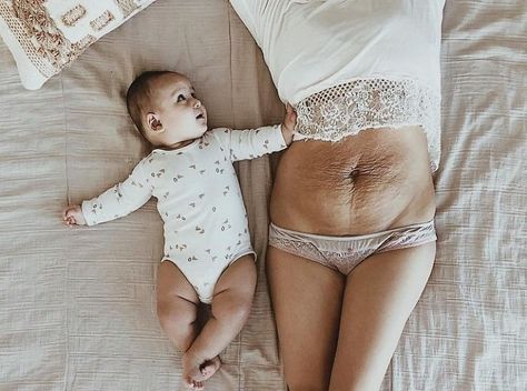 Mom Of 5 Shares Her Belly Photo To Celebrate The Beauty Of Woman Body | Bored Panda Post Pregnancy, Mom Rage, Mom Body, Belly Photos, Post Baby Body, Postpartum Body, Postpartum Care, Post Baby, Baby Body