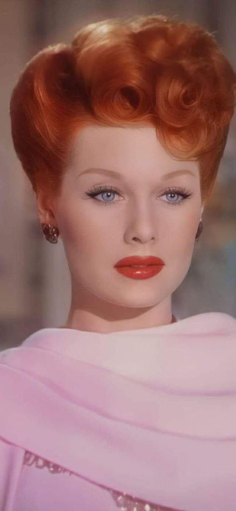 Lucille Ball, Classic Hollywood Glamour, Vintage Hollywood Glamour, Hollywood Icons, Actrices Hollywood, Hollywood Glam, Historical Pictures, Old Hollywood Glamour, Vintage Hollywood