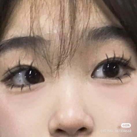 find more photos here ++ @meikoei Square Face Hairstyles Aesthetic, Korean Edgy Makeup, Epithantic Folds Eyes, Korean Makeup Edgy, Doll Eye Makeup Aesthetic, How To Make Asian Eyes, Asian Eye Types, Douyin Makeup Drawing, Triple Eyelid Eyes