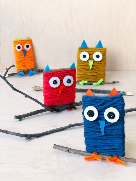 Høstaktiviteter For Barn, Owl Craft, Yarn Crafts For Kids, November Crafts, Owl Crafts, Art Yarn, Wool Crafts, Camping Crafts, Childrens Crafts