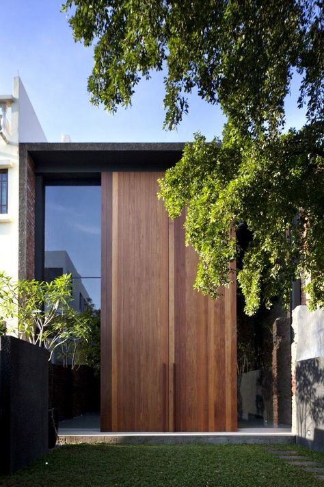 Lucky Shophouse / CHANG Architects Residential Architecture, Architecture Cool, Design Exterior, Modern Door, Architecture Exterior, Architectural Inspiration, Contemporary Architecture, Amazing Architecture, 인테리어 디자인