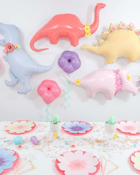 Easter Party Theme Ideas - #8 Dinosaur Easter! 🦖🦕🦖 Roar into Spring! Dinos are for all seasons! 🌸🦖🦕🌸 Welcome spring with me! Painting balloons and adding flowers brightens the mood of any party. Grab all the DIYs for this spring fling over on the blog  https://fernandmaple.com/pastel-spring-dinosaur-party/  🌸🦖🦕🌸 #dinoparty #easterpartyideas #easterpartythemes #easterpartydecor #diyeaster #dinosaureaster  #springparty #partyidess #partyinspo #dinopartyideas #springballoons #diyballoons Pastel, Girly Dinosaur Party, Painting Balloons, Easter Theme Party, Party Theme Ideas, Balloon Painting, Easter Party Decor, Ballerina Party, Dino Party