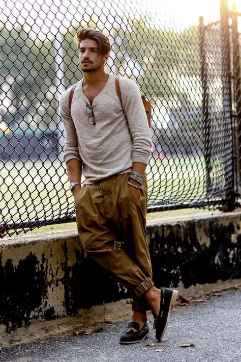 Boho Men Style, Mdv Style, Street Style Magazine, Mode Hipster, Boho Men, Indian Men Fashion, Fashion Blogger Outfit, Look Man, Hipster Man