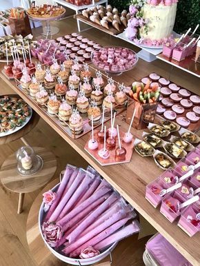 Gold Birthday Party Theme, Party Snack Table, Pink Party Foods, Rose Gold Birthday Party, Pink Snacks, Rose Gold Birthday, Birthday Snacks, Pink Desserts, Birthday Party Snacks