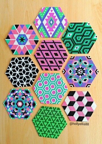 Hama Beads Coasters, Perler Bead Designs, Perler Beads Ideas, Pyssla Beads, Hamma Beads Ideas, Pola Manik, Easy Perler Bead Patterns, Melty Bead Patterns, Art Perle