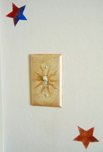 Get your painted light switch plate on! Calm Room Astethic, Cute Outlet Painting Ideas, Painted Switch Plates, Painting On Light Switch Covers, Diy Lightswitch Cover Ideas, Cute Lightswitch Ideas, Painted Light Switch Plates Ideas, Painted Outlet Covers Diy, Lightswitch Painting Ideas