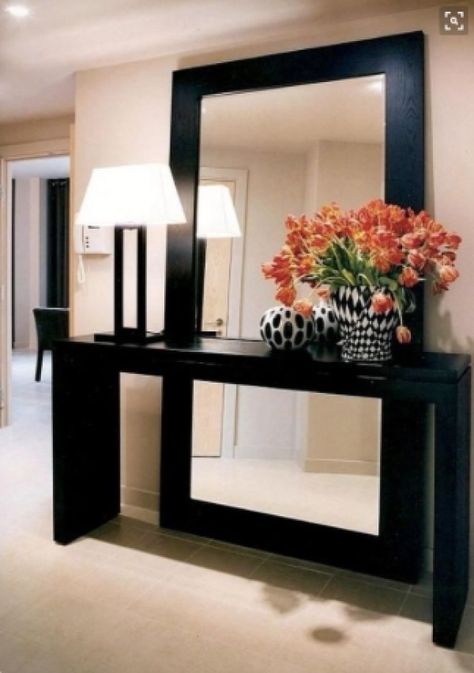 Styling your entryway - Mirrors Ingangs Decor, Vstupná Hala, Decor Ikea, Entry Way Design, Large Mirror, A Mirror, Design Case, Handmade Home, Home Fashion