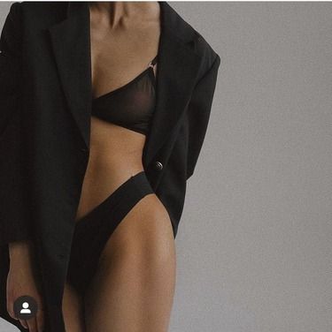 10 Lingerie Brands That Pronounce Oomph, Style and Comfort Budiour Photography, Bouidor Photography, Mode Hipster, Budoir Photography, Studio Photography Poses, Photoshoot Pose, Lingerie Shoot, Lingerie Brands, Lingerie Photoshoot