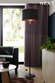 Black Floor Lamp Living Room, Overhanging Floor Lamp, Tall Tripod Floor Lamp, Lounge Lamps, Standing Lamp Living Room, Dining Table Pendant Light, Floor Lamps Living Room Modern, Dark Green Living Room, Classic Floor Lamps