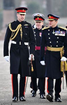Royal Military Uniform, Royal Military Academy Sandhurst, Prins William, Principe William, Prince William And Harry, Royal Family England, Military Academy, Royal Prince, Royal Babies