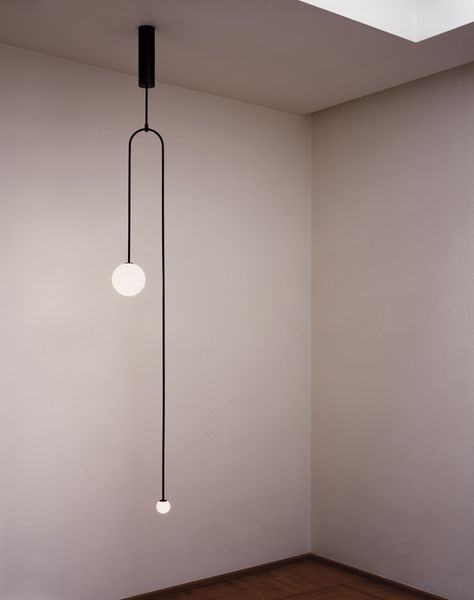 Luminaire Original, Mobile Chandelier, Michael Anastassiades, Geometric Lighting, Steel Lighting, Iron Lighting, Lighting Design Interior, Brass Chandelier, Design Minimalista