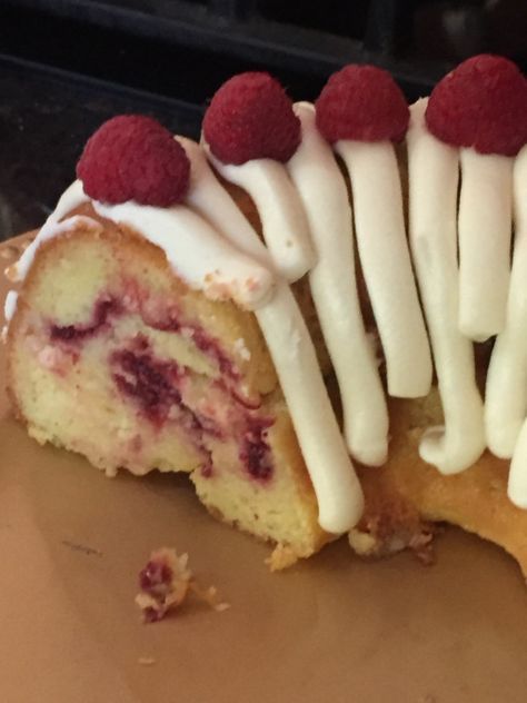 Nothing Bundt Cake Copycat, Bunt Cake Recipe, White Chocolate Raspberry Cake, Nothing Bundt, Nothing Bundt Cakes, Chocolate Raspberry Cake, Mini Bundt Cakes, Bunt Cakes, Raspberry Cake