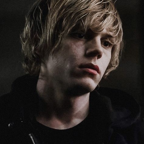 ⛧ tate langdon (evan peters) american horror story icon ⛧ Tate Langdon Aesthetic Icon, American Horror Story Season 1, Cute Funny Aesthetic, Kai Anderson, Violet Harmon, Evan Peters American Horror Story, Story Icon, Tate And Violet, Taissa Farmiga