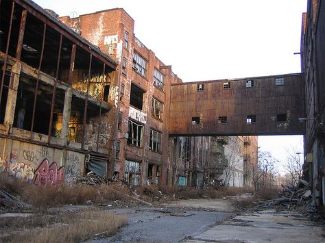 Abandoned warehouse in greenpoint, brooklyn Abandoned Street, Industrial Decay, Decay Photography, Urban Decay Photography, Abandoned Industrial, Abandoned Warehouse, Greenpoint Brooklyn, Apocalypse Aesthetic, Industrial District