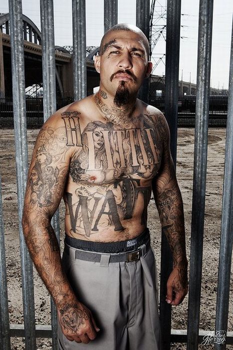 Cholo Prison Tattoo Meanings, Skull Journal, Gangsta Tattoo, Gangster Tattoo, Gangster Clown, Sleeves Tattoo, Gang Tattoos, Man Hands, Mexican Tattoo