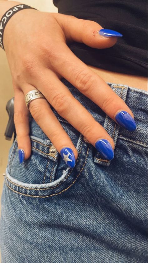 Blue star silver Royal Blue Nails Designs, Nail Nail Designs, Acrylic Nails Ideas, Blue And Silver Nails, Summer Nails Art, Nail Art Inspo, Nail 2023, Blue And White Nails, Dark Blue Nails