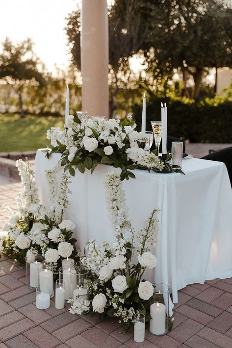 California wedding photos are even better when they are at a vineyard! I loved shooting this southern california wedding with its black wedding color combos! See black bridesmaid dresses, black wedding color theme, southern california wedding venues, california wedding locations and california wedding style. Book my husband and I for your California wedding photos or adventurous elopement photo and videography at kalimphotos.com! Ceremony Candles Wedding, Classic Wedding Scheme, Clean Elegant Wedding Decor, Diy Wedding Outdoor, Tablescape No Charger, Black Tie Vineyard Wedding, White Peonies Wedding Decoration, Candle Isle Decor Wedding, Timeless Reception Decor