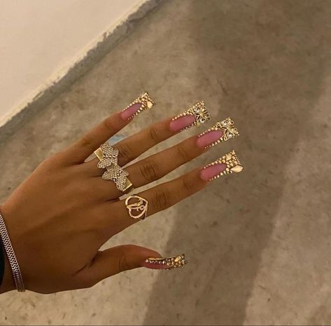 Derra Taylor Nails, Acrylic Nails With Bling, Nail Wedding, Xoxo Jewelry, Duck Nails, Drip Nails, Colored Acrylic Nails, Arylic Nails, Short Square Acrylic Nails