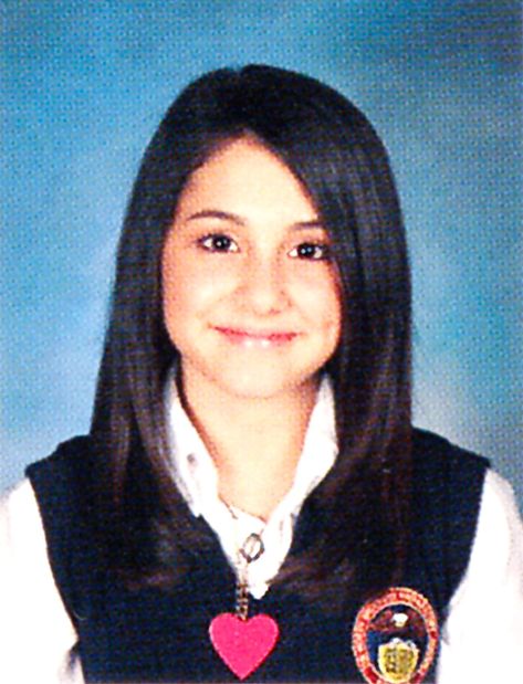 Arianna Grande as a high school student. Ariana Grande Baby, Ariana Rares, Ariana Grande Cat, Ariana Grande Images, Celebrity Yearbook, Ariana Grande Cute, Ariana Grande Style, Arianna Grande, Ariana Grande Wallpaper