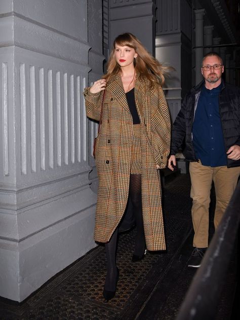 Taylor Swift 2023, New York City December, Taylor Swift Fashion, Taylor Swift Street Style, Person Of The Year, Off Duty Outfits, Taylor Swift Outfits, Travis Kelce, Tweed Coat