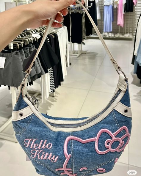 💙 Hello Kitty Chic Denim Shoulder Bag 💙 LlNK lN BlO #hellokitty #hellokittycore #hellokittyaddict #bag Hello Kitty, Denim Shoulder Bags, Denim Chic, Kitty, Shoulder Bag