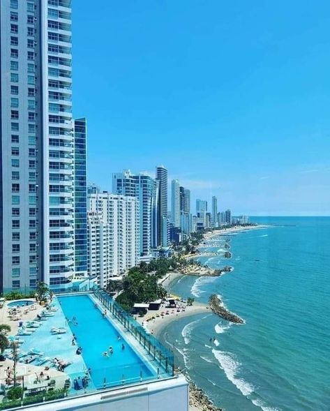 La playa de Bocagrande en Cartagena, es una de las preferidas por los turistas. Santa Marta, Trip To Colombia, San Blas Islands, Dream Beach Wedding, San Blas, Travel Board, Panama City Panama, Beautiful Places To Travel, Solo Travel