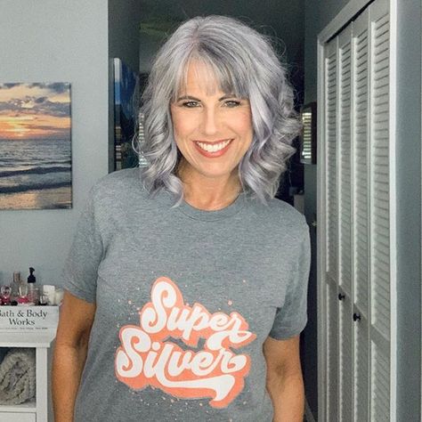 Natural Silver Hair, Grey Hair With Bangs, Grey Hair Over 50, Gray Hair Beauty, Gorgeous Gray Hair, Grey Hair Inspiration, Silver Sisters, Hair Styles For Women Over 50, Beautiful Gray Hair