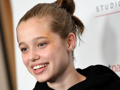 Angelina Jolie and Brad Pitt’s Daughter Shiloh Files Paperwork on Her 18th Birthday to Legally Drop “Pitt” from Her Surname - NewsBreak Will Smith Divorce, Brad Pitt Daughter, Kevin Hernandez, Shiloh Jolie Pitt, Angelina Jolie And Brad Pitt, Obama Daughter, Shiloh Jolie-pitt, Shiloh Jolie, Jenna Bush