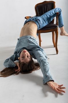 Awkward Model Poses, Cute Poses Female Reference, Woman From Below Perspective, Weird Fashion Poses, Extreme Model Poses, Strange Model Poses, Weird Modeling Poses, Pose Reference Weird, Crazy Fashion Photography
