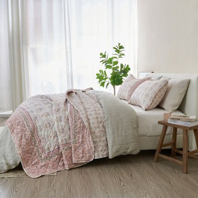 Quilted pillow shams