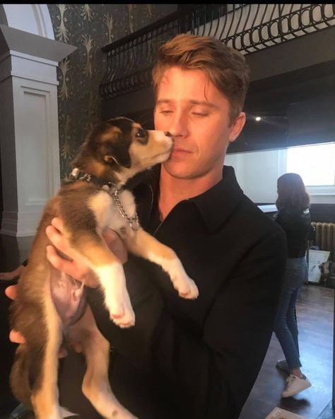 Garrett Hedlund Charlie Hunnam, Garret Hedlund, Dragon Age Characters, Garrett Hedlund, Platonic Relationship, Attractive Guys, A Puppy, Dragon Age, Korean Actors