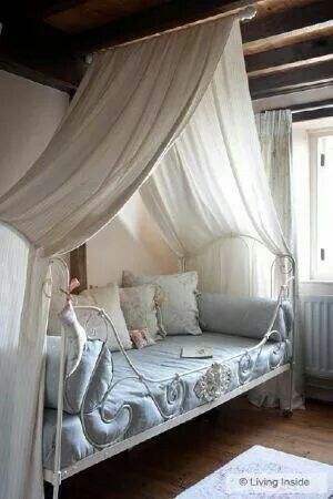 Shabby Chic Bedrooms, White Beds, Bed Drapes, تصميم للمنزل العصري, Decor Shabby Chic, Dekorasi Kamar Tidur, Shabby Chic Bathroom, Canopy Bed, White Curtains