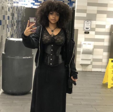 Pretty People Aesthetic, Winter Goth Outfits, Goth Outfit Inspo, Goth Hippie, Afro Goth, Goth Fits, People Aesthetic, Afro Punk Fashion, Ghost Story