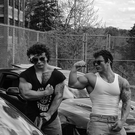 The Tren Twins on Instagram: "American muscle . #gym #trentwins" Shizzylifts Gym, Tren Twins Aesthetic, Tren Twins Wallpaper Gym, Tren Twins Gym Wallpaper, Tren Twins Wallpaper, Cbum Gym Aesthetic, Tren Twins, Arnold Schwarzenegger Bodybuilding, Schwarzenegger Bodybuilding