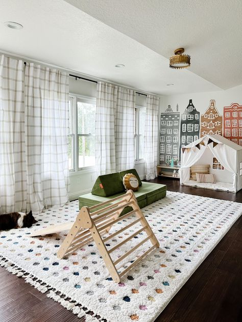 Kids Loft Playroom, Sunroom Playroom Ideas, Kids Play Area Ideas, Play Area Ideas, Sunroom Playroom, Vintage Playroom, Playroom Paint, Farmhouse Playroom, Loft Playroom