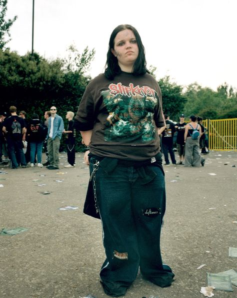 Photos of youth culture reveal what it was like to grow up in Britain in different decades 90s Mall Goth, Metal Outfit, Estilo Punk Rock, Metal Fan, Estilo Grunge, Mall Goth, Metal Fashion, Estilo Punk, Youth Culture