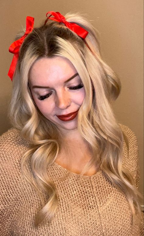 Woman with ribbons in hair Holiday Headband Hairstyles, Holiday Bow Hairstyle, Christmas Hair Extensions, Christmas Hairstyles For Kids Easy, Christmas Hairstyles With Bow, Christmas Hair For Women, Christmas Program Hairstyles For Kids, Elegant Christmas Hairstyles, Christmas Hair With Ribbon
