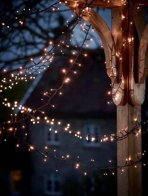 You’re not one who sees decorating the house for the Christmas season as some kind of a chore right? Well, how can you be when [...] Outdoor Twinkle Lights, इंस्टाग्राम लोगो, 사진 촬영 포즈, Have Inspiration, Lit Wallpaper, Tapeta Pro Iphone, Pretty Lights, 판타지 아트, Twinkle Lights