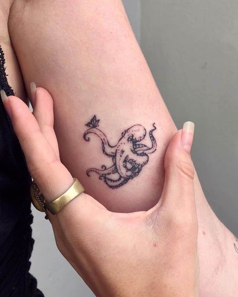 Simple 2x2 Tattoo, Elbow Octopus Tattoo, Small Tattoos Octopus, Women’s Octopus Tattoo, Linework Jellyfish Tattoo, Cute Octopus Tattoos For Women, Delicate Octopus Tattoo, Animal Related Tattoos, Octopus Arm Tattoos For Women