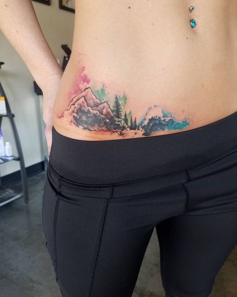 30 Attractive Travel Inspired Tattoos Designs to Flaunt Your Style Tattoo Caligraphy, Travel Inspired Tattoos, Jewlery Tattoo, Sagitarius Tattoo, Tattoo Planets, Fernweh Tattoo, Travel Tattoo Ideas, Cardinal Tattoo, Seattle Tattoo