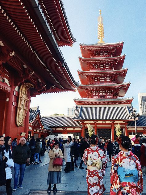 Sensoji Temple Tokyo, Tokyo Japan Travel Aesthetic, Japan Vision Board, Tokyo Lifestyle, Tokyo Holiday, Japan Places To Visit, Tokyo Temple, Japan Travel Photography, Tokyo Aesthetic