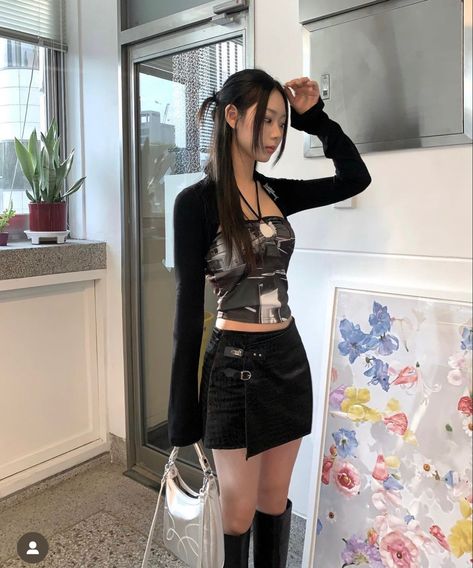 Night Out Korean Outfit, Acubi Fashion On Shein, Y2k Low Rise Jeans Aesthetic, Skirt And Long Boots Outfit, Acubi Long Skirt Outfit, Asian Clubbing Outfit, Acubi Concert Outfits, Acubi Spring Outfits, Rave Outfits Asian